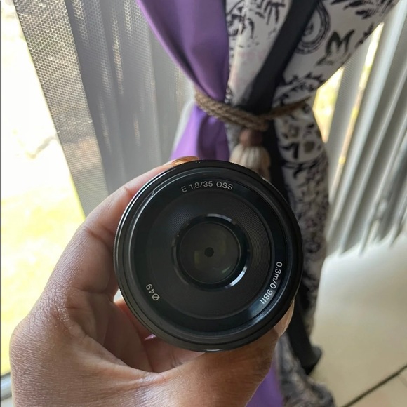 Sony SEL35F18 35mm f/1.8 Lens - Picture 3 of 5